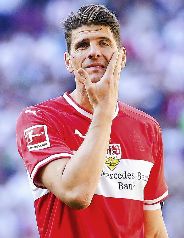 Bleibt laut Berater beim VfB Stuttgart: Mario Gomez   | Foto: Tom Weller (dpa)