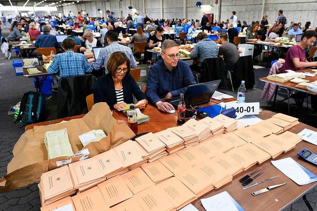 Die Ortschaftsratswahlen wurden in der VAG-Halle ausgezhlt.  | Foto: Thomas Kunz