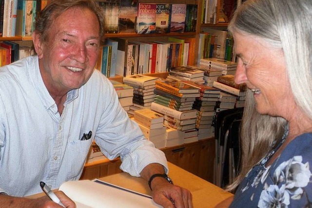 Begeistert sein Publikum als Autor  un...tsteller Martin Walker in Kirchzarten.  | Foto: Hartwig Kluge