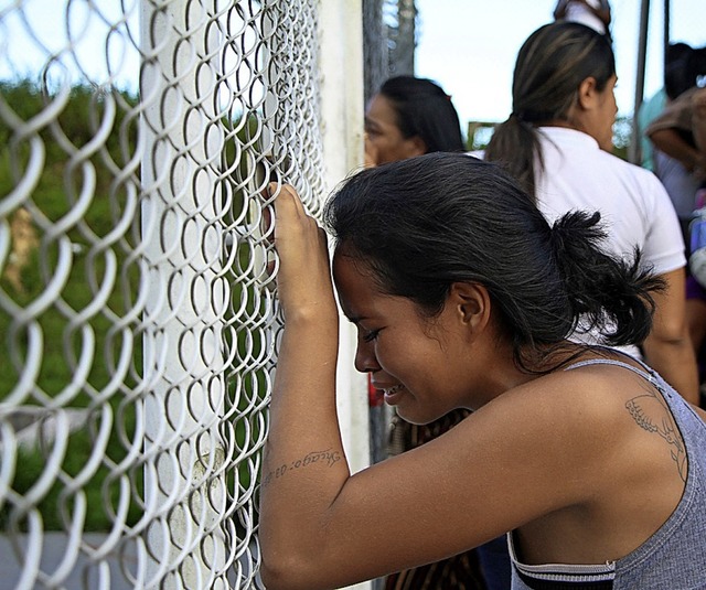 Besuchszeit fr  Angehrige der Haftanstalt von Manaus   | Foto: Edmar Barros (dpa)