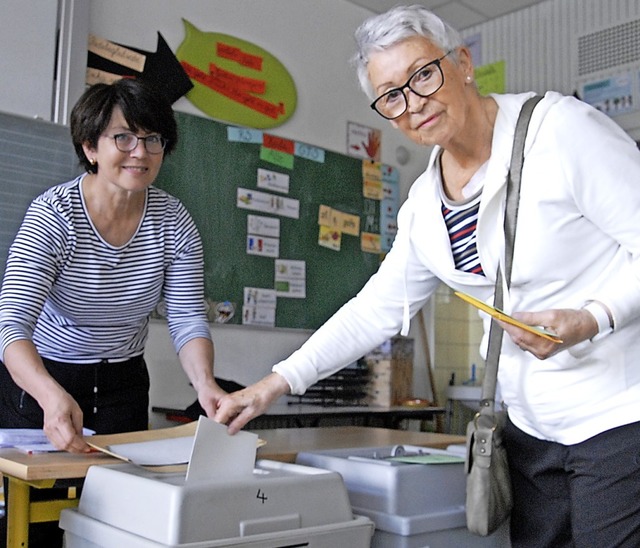 Schon seit  37 Jahren hilft Stefanie P...lmig ehrenamtlich als Wahlhelferin.   | Foto: Leony Stabla