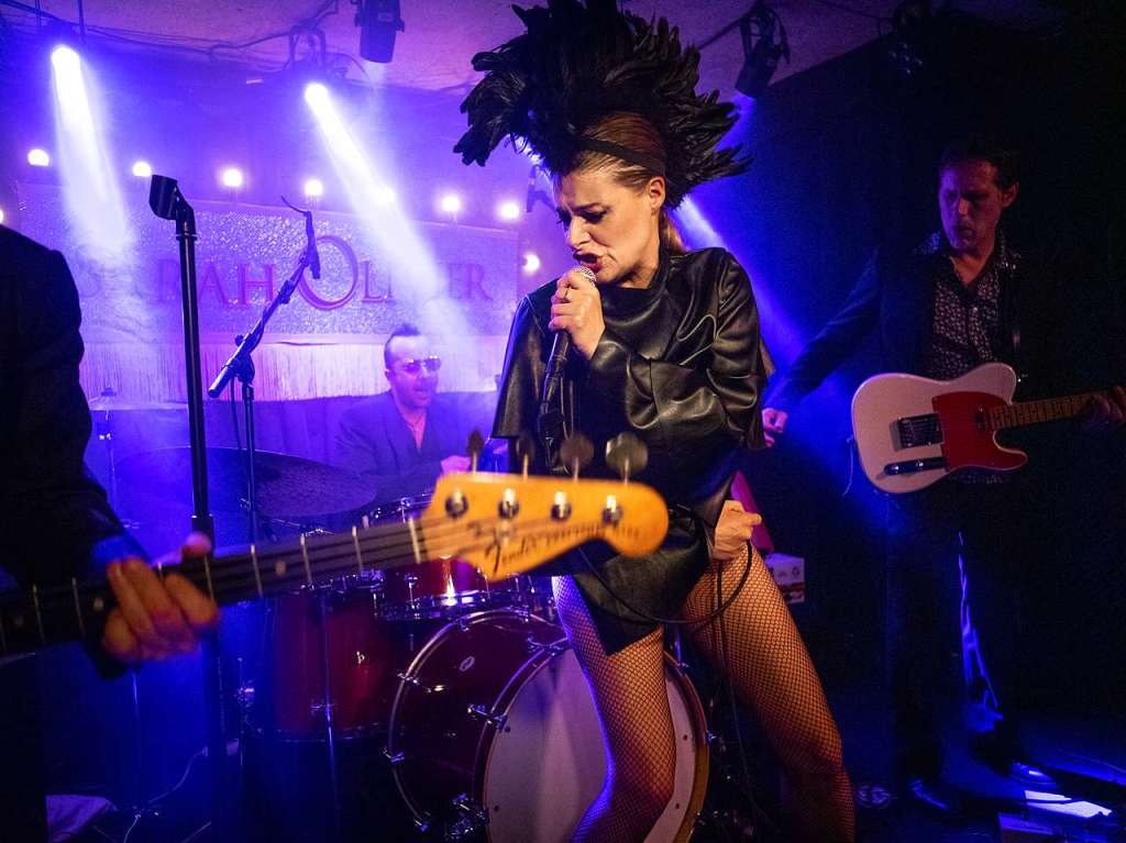 Sarah Olivier ist am Freitag mit Band im Freiburger Slow Club aufgetreten.