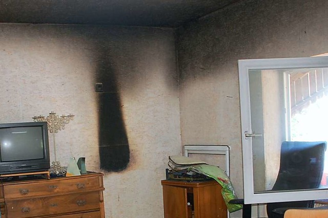 Brandspur an der Wand, Ru an der Decke  | Foto: Petra Wunderle