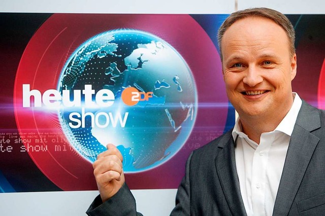 Seit zehn Jahren moderiert Oliver Welke die Heute-Show schon.  | Foto: Rolf Vennenbernd