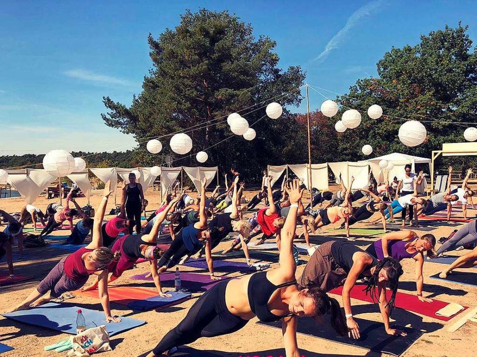 Mitmachen können Anfänger, Fortgeschrittene und Profis  | Foto: Yoga Beach Festival