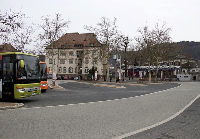 Der Busbahnhof Waldshut ist seit Jahren ein sozialer Brennpunkt.   | Foto:  Peter Rosa