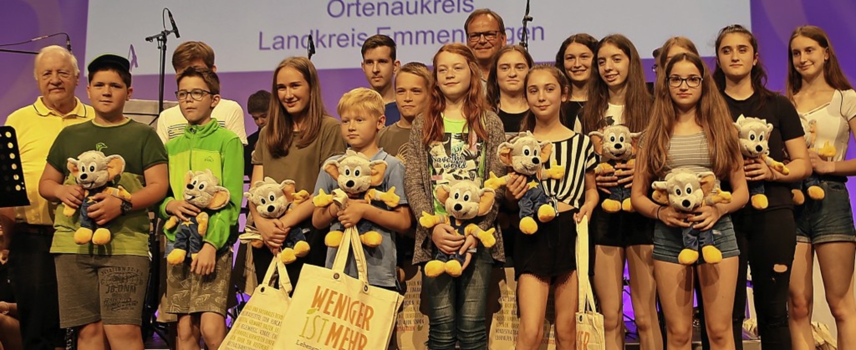 Ein Teil der Preistrgerinnen und Prei...(Mitte) <BZ-Foto>Landratsamt</BZ-Foto> 