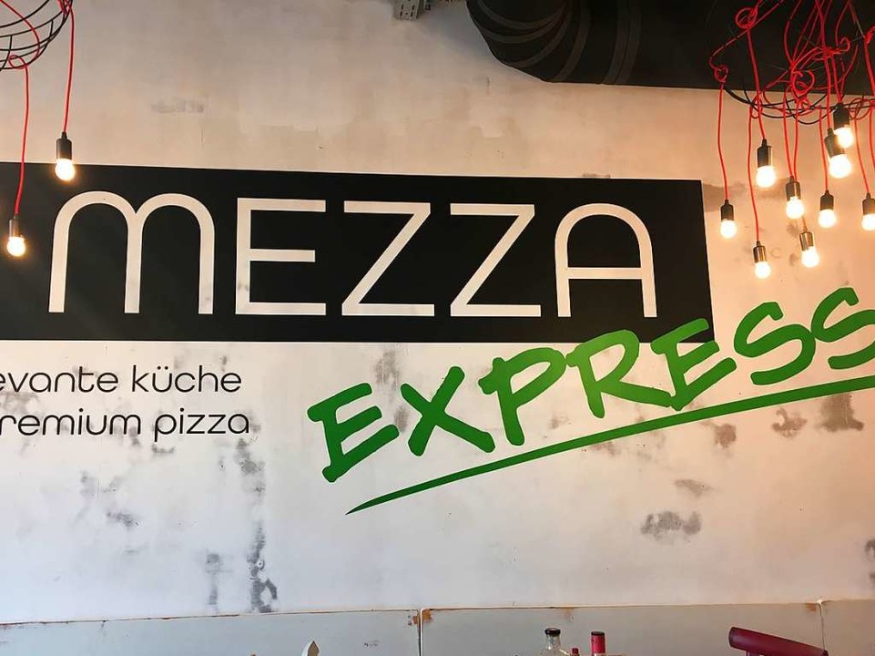 Aus Burger Boom wird Mezza Express. Le...e als Take-Away und beim Mittagstisch.  | Foto: Julia Stulberg