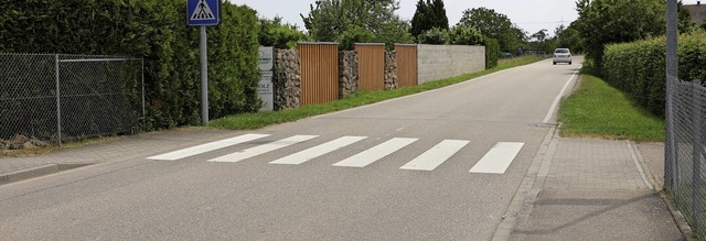 Am Zebrastreifen enden bislang die bei... zum Kreisel in Richtung Nonnenweier.   | Foto: Christoph Breithaupt