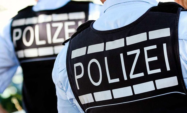 Wer mit falschen Polizisten konfrontie...besten die echte Polizei (Symbolbild).  | Foto: Silas Stein