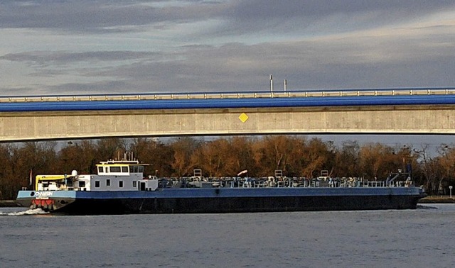 Auch bei der Pierre-Pflimlin-Brcke b...Neuried Altenheim wurde kontrolliert.   | Foto: Helmut Seller