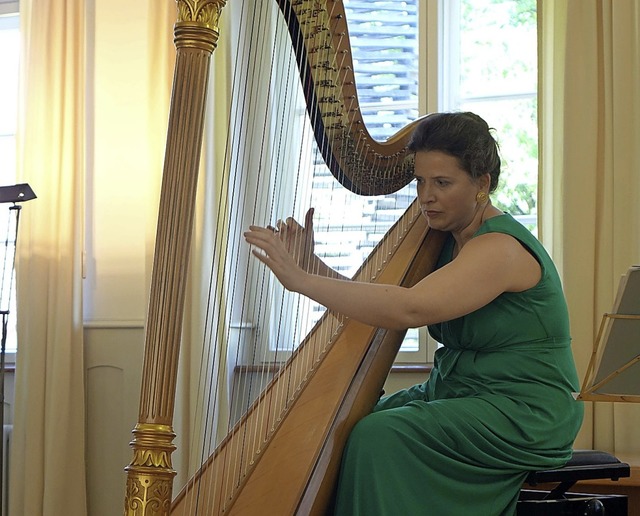 Die Weltklasse-Harfenistin Sarah O&#82...oren und lebt nun in Efringen-Kirchen.  | Foto: Roswitha Frey
