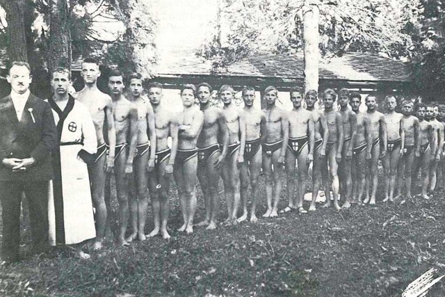 Schwimmer des SSV Freiburg in den 1920er Jahren  | Foto: privat