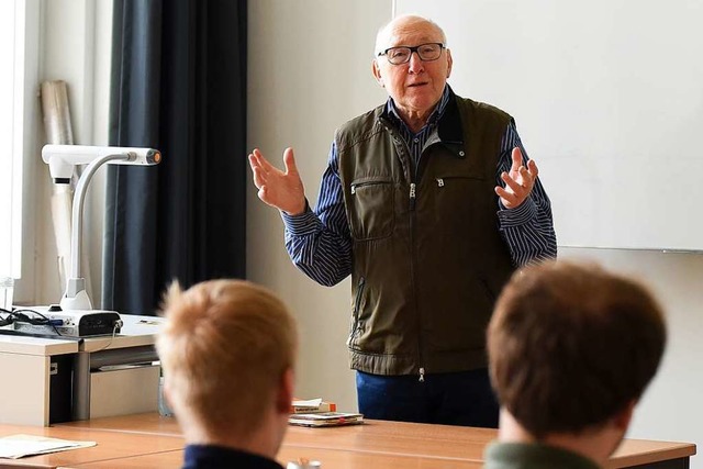 Der 86-Jhrige Gottfried Beck ist eine...en ber den Zweiten Weltkrieg spricht.  | Foto: Rita Eggstein