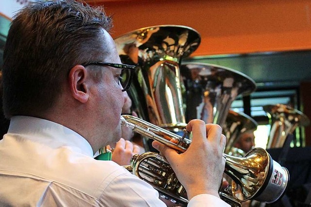 Auer in der Percussion-Group gibt es in einer Brass Band nur Blechblser.  | Foto: Erich Krieger