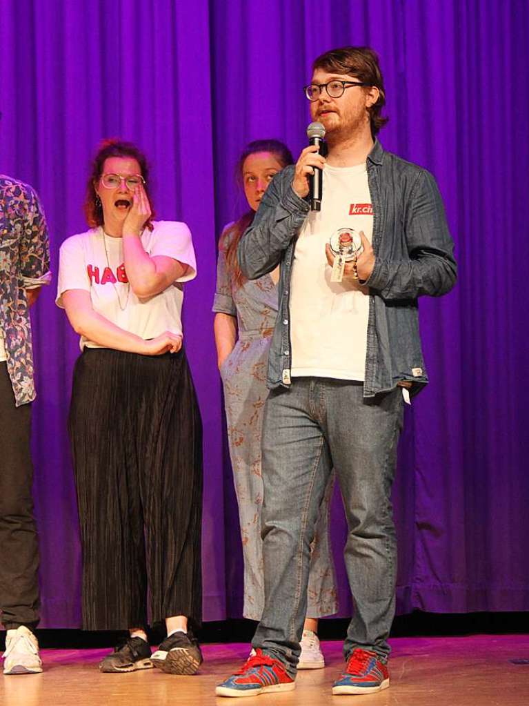 Zum zweiten mal fand im Kursaal in Bad Sckingen ein Poetry Slam statt. Zum Finale kamen alle Autoren gemeinsam auf die Bhne. Der Sieger des Abends: Johannes Floehr.