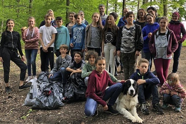 Sechstklssler machen Wald und Stadt sauber