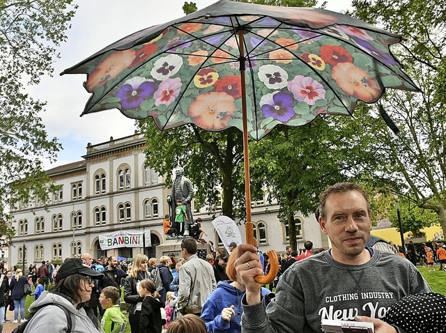 Schirme dienten im Hebelpark der Orientierung.  | Foto: Barbara Ruda