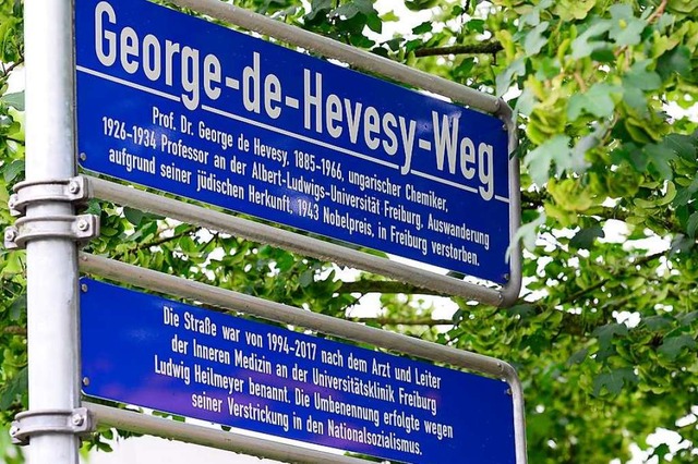Seit 2018 hat der Ludwig-Heilmeyer-Weg... George de Hevesy (1885-1966) benannt.  | Foto: Ingo Schneider