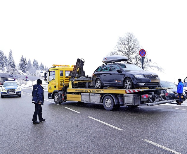 Bislang lie nur die Polizei an schne... falsch geparkte Autos   abschleppen.   | Foto: Silas Schwab