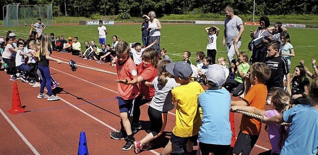 Vor der Siegerehrung des Sponsorenlauf...n. <BZ-Foto>Reinhard Herbrig</BZ-Foto> 