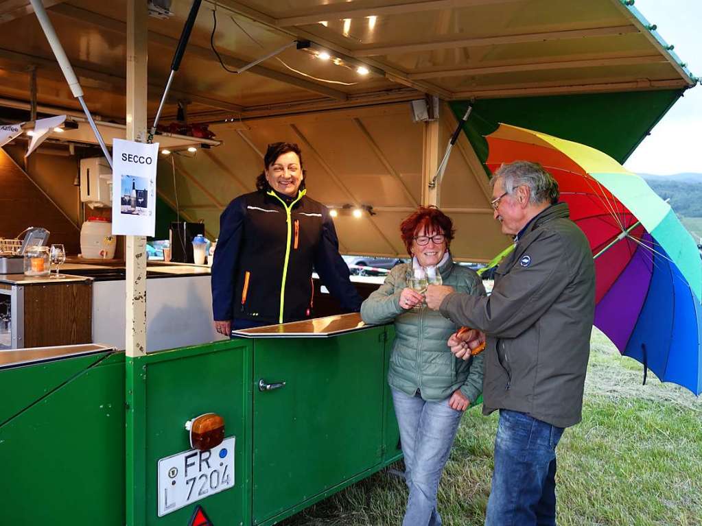 Musik, Open-Air-Kino und Regen: So war das Batzenbergfest in Ehrenkirchen am Freitag.