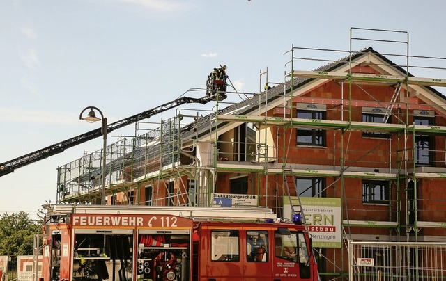 Die Feuerwehr der Einsatzgruppe Rhein-... Euro, Personen wurden nicht verletzt.  | Foto: Sandra Decoux-Kone