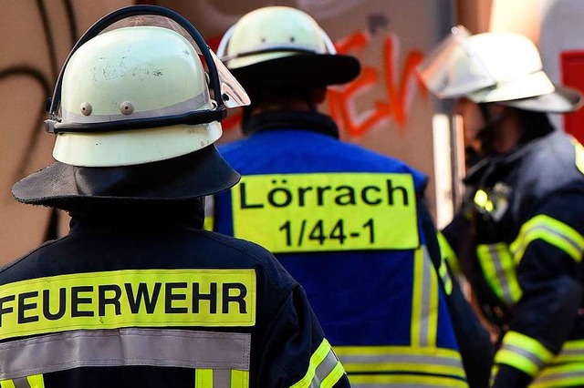 Die Feuerwehr musste in Lrrach eine brennende Gartenhtte lschen (SYmbolbild)  | Foto: Jonas Hirt