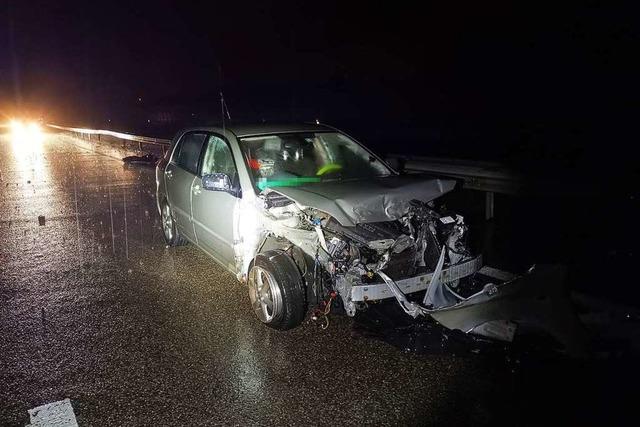 Frau bleibt bei Unfall auf der A 3 unverletzt – Totalschaden am Auto