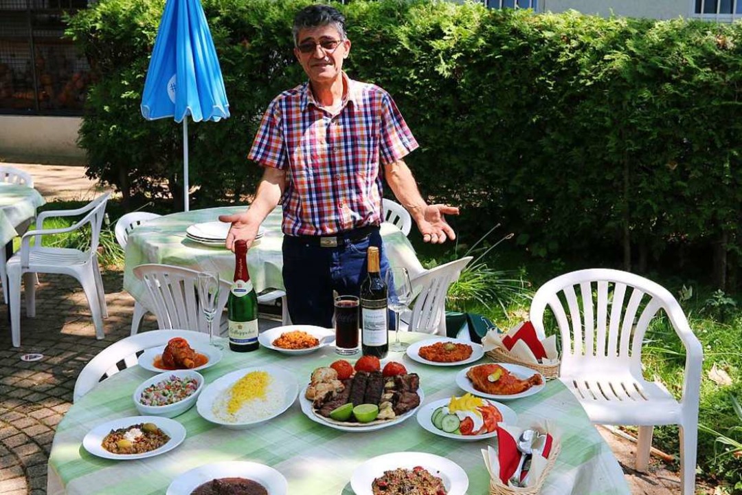 Eigentmer Vahid Vahabi Kashi stammt a...nte der heute 54-Jhrige beim Militr.  | Foto: Hannes Selz