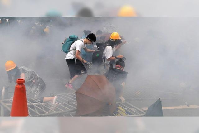 Polizei in Hongkong setzt Trnengas gegen Demonstranten ein