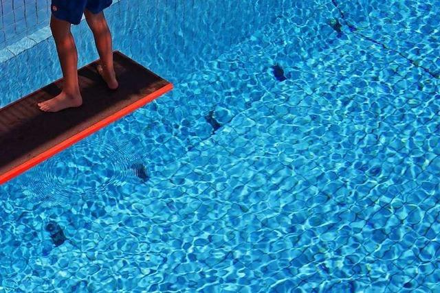 Im Kehler Freibad sind 200 Jugendliche aneinandergeraten