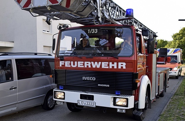 Manchmal wird es fr die Feuerwehr eng... auch am zunehmenden Parkdruck liegt.   | Foto: Stefan Ammann