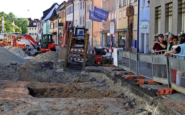 Das freigelegte Fundament des Stadttores  | Foto: Annika Sindlinger