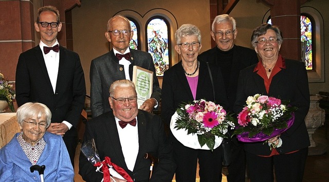 Dirigent Sven Hinz (links) und Obmann ...ler und  Gustav Metzger (sitzend).      | Foto: Elisabeth Jakob-Klblin