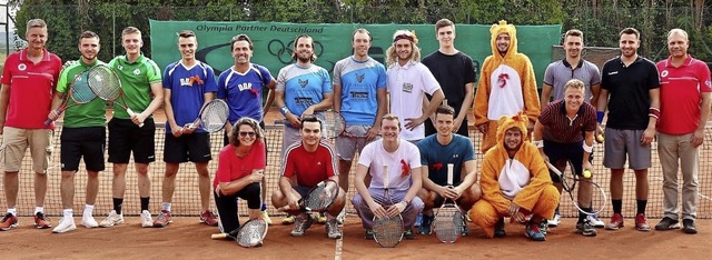 Die Teilnehmer traten in farbenfrohen Outfits an.  | Foto: Werner Schnabl