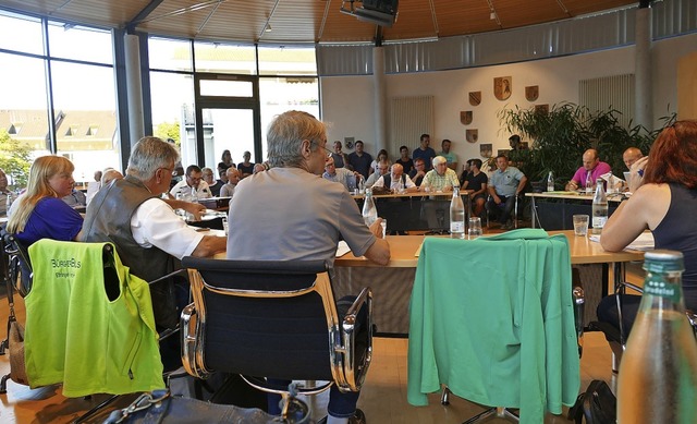 Am 22. Juli konstituiert sich der neue... der Festhalle Istein ber die Bhne.   | Foto: Victoria Langelott