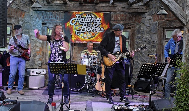 Gute alte Rock-Hits prsentierte die C...0; im Simonswlder Ortsteil Griesbach   | Foto: Karin Hei