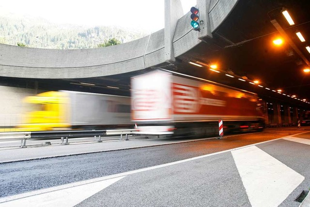 Der Gotthard-Tunnel ist in der Schweiz. Er ist schon ber 100 Jahre alt.   | Foto: Urs Flueeler