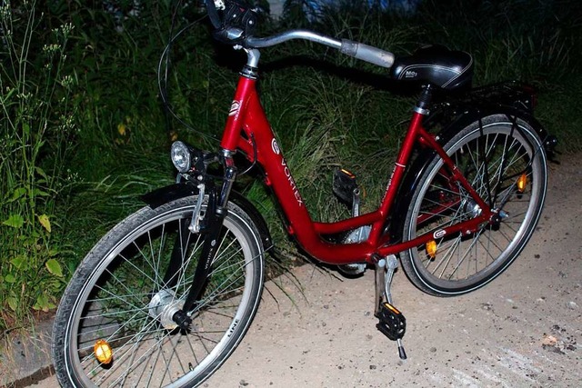 Das Damenrad, mit dem der Mann unterwegs war, hatte er wahrscheinlich gestohlen.  | Foto: Polizei 