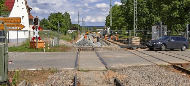 Der Bahnbergang in Lffingen wird voraussichtlich fr drei Wochen geschlossen.  | Foto: Martin Wunderle