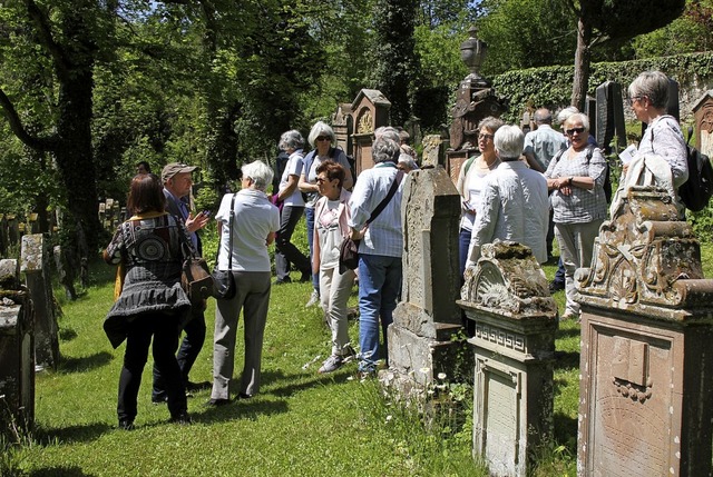 Auf dem jdischen Friedhof in Haigerloch.   | Foto: Bildungswerk