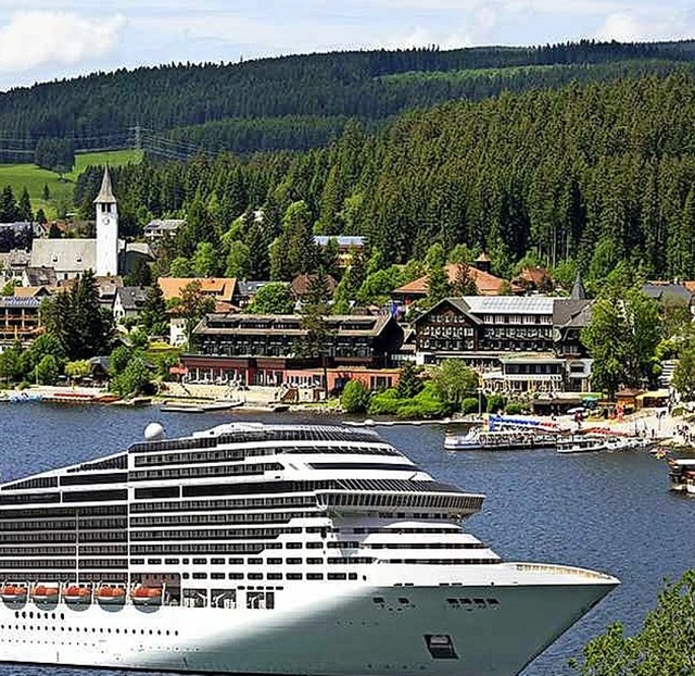 Kreuzfahrer auf dem Titisee<BZ-FotoRepro>FotoMontage: Wiesler</BZ-FotoRepro> 