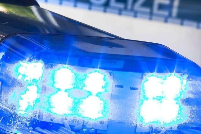 Motorrad stt bei Rheinfelden frontal mit Auto zusammen