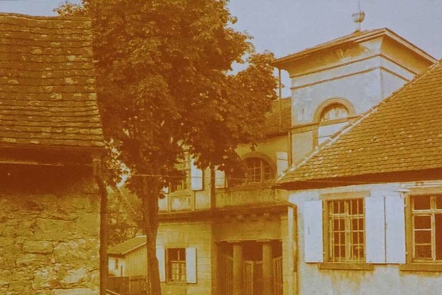 Auch ein Foto der einstigen Synagoge d...rag von Axel Huettner in Weil gezeigt.  | Foto: Roswitha Frey