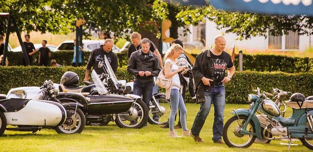 Ob schwere Maschinen mit Seitenwagen o...eds, das Interesse der Biker war gro.  | Foto: Sandra Decoux-Kone