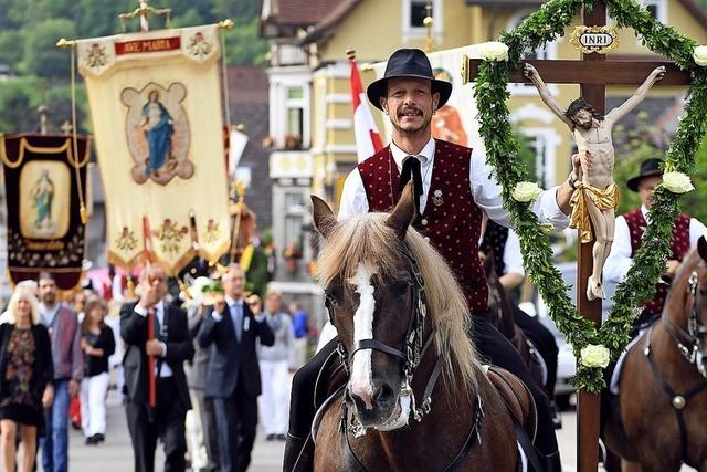 Hufe klappern beim Reiterfest