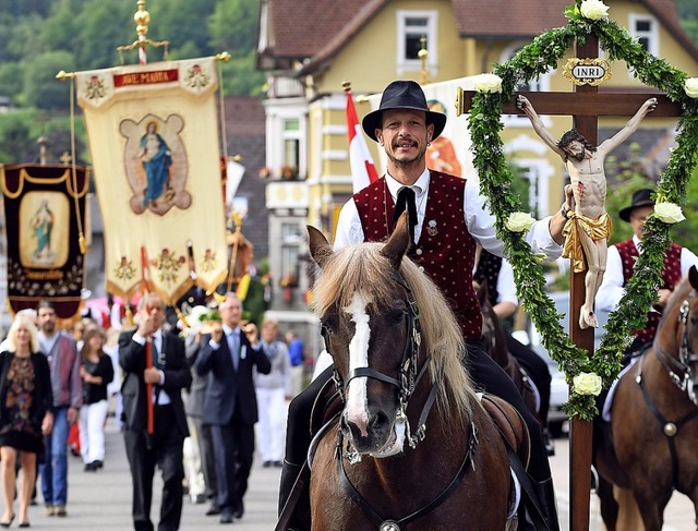 Prchtige Pferde und stolze Reiter: Eulogi-Ritt   | Foto: Wolfgang Scheu