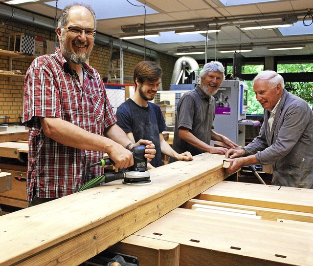 Johann-Georg Beck, Yannick Metzger, Ha...usser und Ernst Schroff bei der Arbeit  | Foto: Sylvia-Karina Jahn