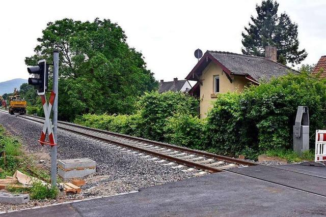 Ausbau der Bahnstrecke: Besitzerin des Bahnwrterhuschens in Mooswald ist verzweifelt